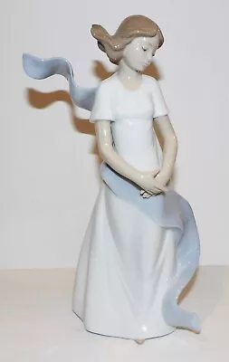 Lovely Nao By Lladro Porcelain 1425 Kissed By The Wind Girl With Sash Figurine • $58.49