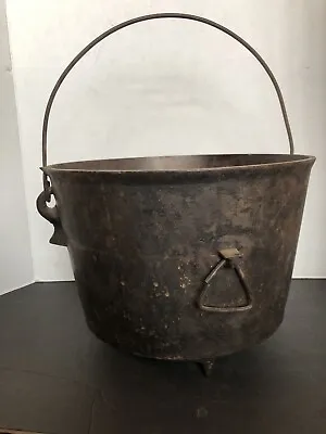 Antique Cast Iron 3 Legged Bean Pot Gateway P8 Witch Kettle 10 1/2” W X 7 7/8” T • $135