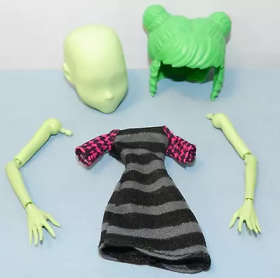Monster High Doll Head-Green CAM Head+ Arms/Hands + Dress+ Wig-Replacement Part. • $15.50