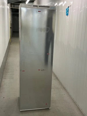 £650 • Buy Bosch KIR81VSF0G Tall Integrated Larder Fridge Sliding Hinge