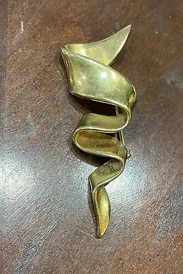 M Jent Vintage Abstract Brooch Gold Tone Swirled Wavy Ribbon Pin Signed • $11.99