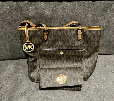 Michael Kors Handbag And Wallet Set Jet Set Large • $145