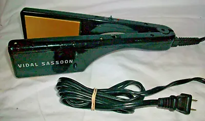 Vidal Sassoon Hair Straightening Iron 20 Heat Settings VS189 C2 • $19.99