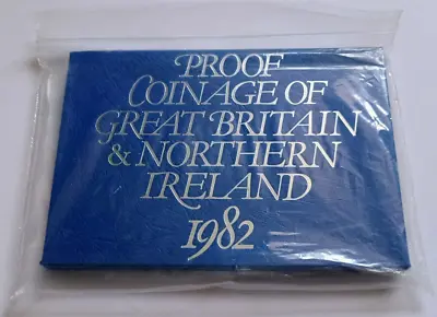 Royal Mint Proof Coinage Of Great Britain & Northern Ireland 1982 UK Coin Set • £9.99