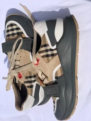 Burberry Men Sneakers 11 • $260