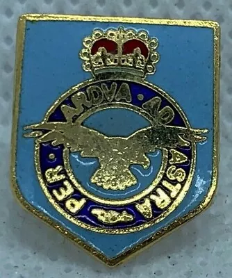 RAF Royal Air Force - NEW British Army Military Cap/Tie/Lapel Pin Badge #160 • £4.99