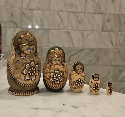 Vintage Wood Russian Nesting Dolls Complete Set Of 5 Made In Russia Handpainted  • $21.99