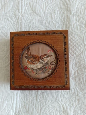 £9.99 • Buy Vintage J&J Cash Ltd Hand Crafted Trinket/Jewelry Box With Embroidered Bird 