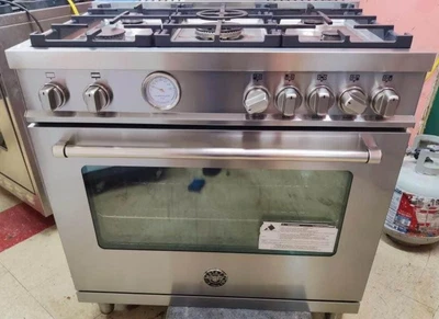 $2999 • Buy Bertazzoni MAST365GASXE 36 Inch Freestanding Gas Range With 5 Sealed Burners
