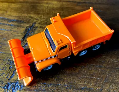 MAISTO Diecast Metal International Snow Plow Salt Dump Truck Orange 1:64 • $7.50