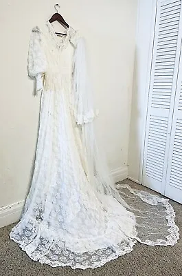VTG Wedding Dress W 2 Tier Veil Train 60's Cream Lace Long Sleeve Size 0-2 XS • $125