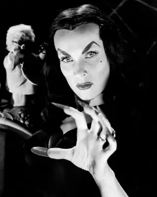 Vampira 1950s TV Personality Maila Nurmi B/W Photo Print 8 X 10  (V) • $4.95