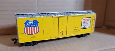 6L HO Scale Train Car UNION PACIFIC RAILROAD UP 160285 BOXCAR HORN HOOK COUPLER • $8.95