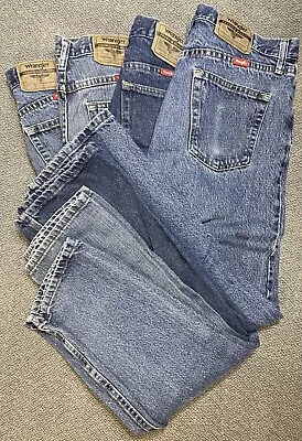 Wrangler Men's Blue Jeans Lot Of 4 Pair 32x30 • $62.97