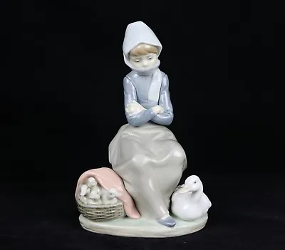 Lladro Porcelain Figurine Duck Seller Girl Sitting With Geese #1267 • $70.20