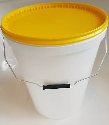 25 L Ltr Litre White Plastic Bucket Container With YELLOW Lid And Metal Handle • £11.99