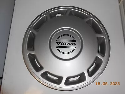 1 Genuine OEM 15  Volvo 940 960  Hubcap Wheel Cover 1994 1995 912731 Nice! • $47