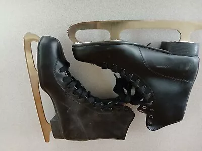 Men's Ice Skates Size 9 • $30