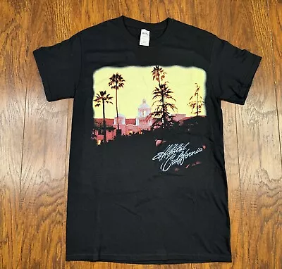 Eagles Hotel California 2018 Tour Crew Neck T-Shirt Men's Size Small Black H6 • $14.95