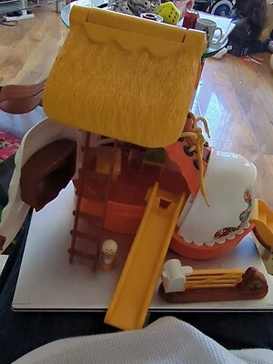 £16 • Buy Matchbox Play Boot Shoe House Vintage 1977 With Some Accessories