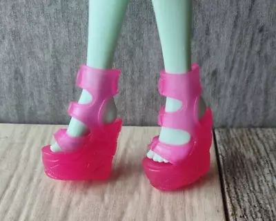 Monster High G3 Scare-adise Island Clawdeen Wolf Doll Outfit PINK SHOES SANDALS • $5.99