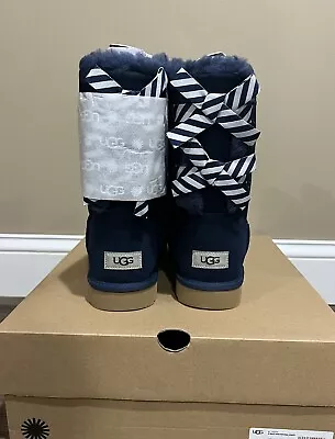 NIB Womens UGG Size 10 Bailey Bow Diagonal Stripes NAVY Blue • $119.99