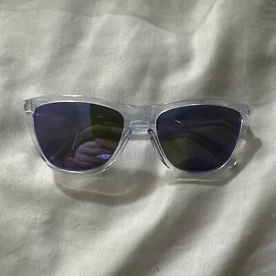 NEW Oakley Frogskins Clear And Blue POLARIZED Galaxy Blue Lens Sunglass 9013 • $90