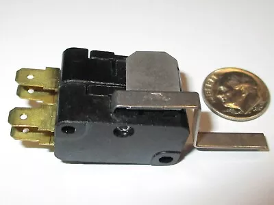 Micro Switch Limit Switch  Doubld Pole-double Throw (dpdt) Ss Lever 10 Amp Nos • $3.75