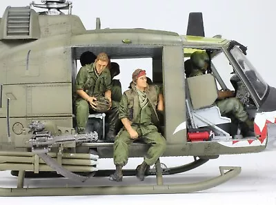 $69.98 • Buy (Pre-Order) UH-1 Huey US Riders (set 2, 2 Figs) Vietnam War 1:35 Pro Built Model