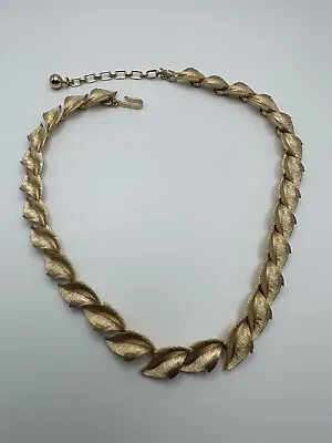 Vintage Trifari 3D Necklace Greek Revival Laurel Ivy Leaf Design 16  • $64