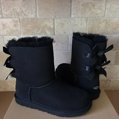 UGG Bailey Bow II Black Suede Sheepskin Short Boots Youth Kid Girl 6 = Womens 8 • $114.74