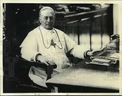 1930 Press Photo Pope Pius XI In His Office In Vatican City Rome Italy • $15.99