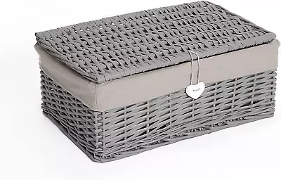 Natural Wicker Storage Basket With Lid Underbed Storage Gift Basket (Small) • £16.77