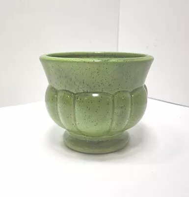 Vintage Haeger Pottery Planter # 667 Green W/ Speckles 5.25  Dia X 4.25  Dia. • $14.99