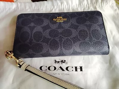 Coach Purse • £65