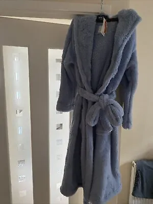 BNWT MARKS & SPENCER DAY DREAM DUVET DAY DRESSING GOWN MEDIUM Light Blue Hooded • £18.99