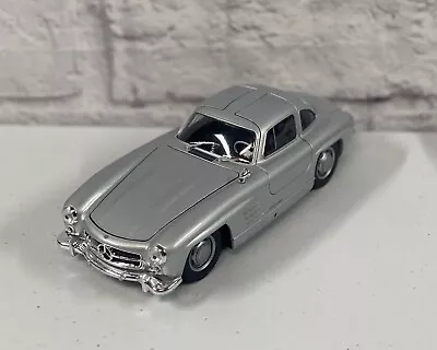 *BRAND NEW* Welly 1:24 Diecast Car Mercedes-Benz 300SL Silver • $29.95