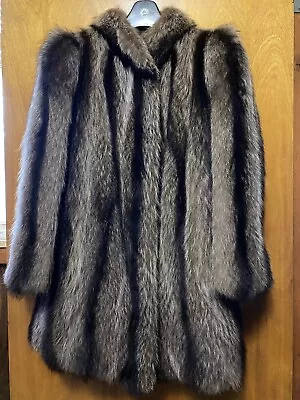  gorgeous Women's Vintage Raccoon Fur Coat • $300