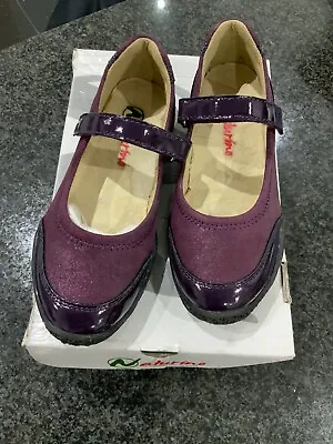 Girls Naturino Mary Jane Style Shoe Size 32 • £15