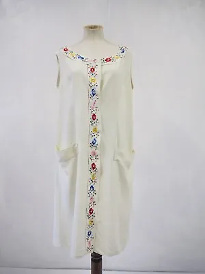 £10 • Buy True Vintage 1960s Embroidered Cream 20s Style Shift Dress 12
