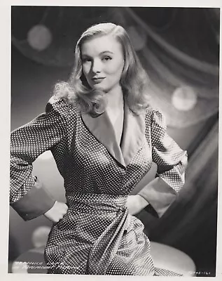 HOLLYWOOD BEAUTY VERONICA LAKE STYLISH POSE STUNNING PORTRAIT 1970s Photo 10 • $49.99