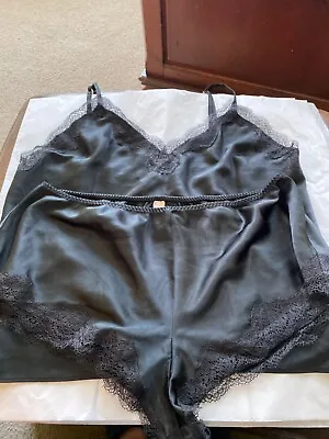 Vintage Womens Victoria Secret Black Large Camisole And Tap Pants W/lace • $36.54