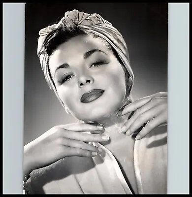 Hollywood BEAUTY Marguerite Chapman STYLISH POSE 1940s NED SCOTT ORIG Photo 363 • $17.99