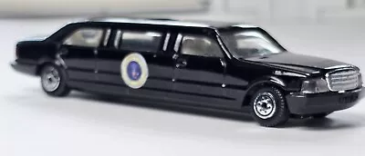 Presidential Limousine Black W/sunroof  Usa  Diecast Model By Daron Rt5739 • $10.20