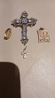 Vintage Lot Of 2 Brooches And 2 Pendants Religious Jewelry Goldfilled Crystals • $4