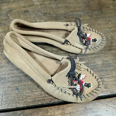 Minnetonka Womens Sz 7.5 Thunderbird Moccasin Shoe Fringe Beaded Tan Suede • $15.59