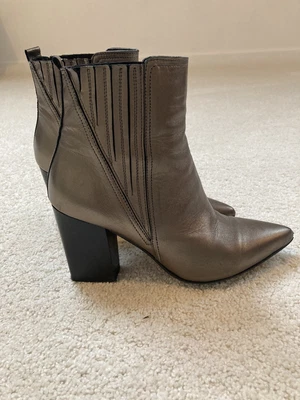 £8 • Buy Carvela Slate Gunmetal Grey / Dark Silver Ankle Boots UK 6 EU 39