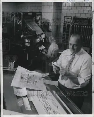 1957 Press Photo Richard Hoffman And Oscar Hackbarth Work On Ad At Sentinel • $19.99