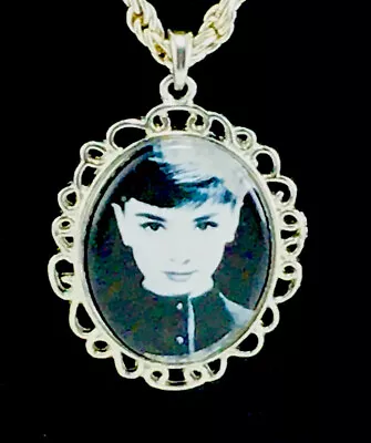 $22.18 • Buy Oval Vintage Silver Tone Black And White Photo Of Audrey Hepburn Necklace.