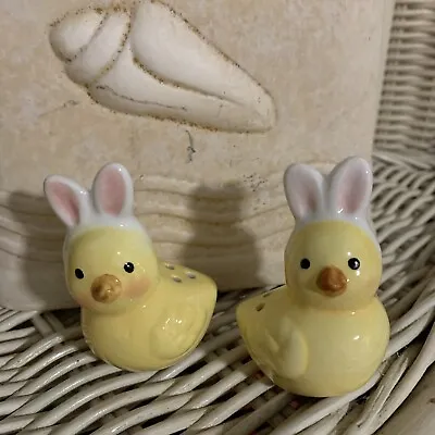 Cracker Barrel Ceramic Mini Bunny Chick Salt And Pepper Shaker Set • $5